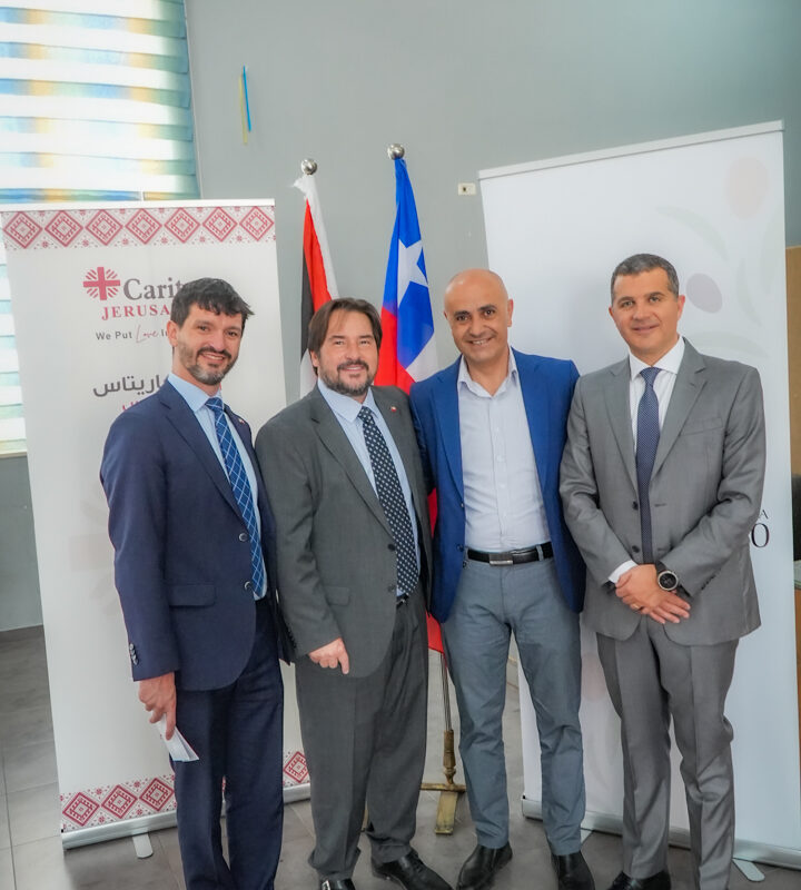 Fundación Belén 2000 entrega becas a niños y niñas en Palestina: