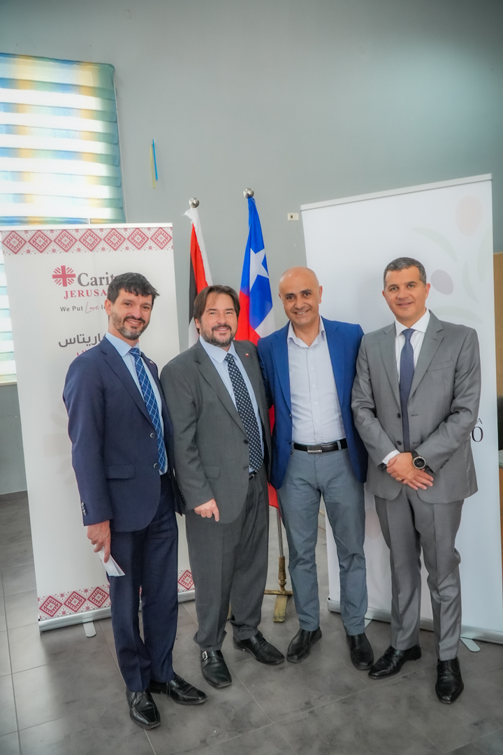 Fundación Belén 2000 entrega becas a niños y niñas en Palestina: