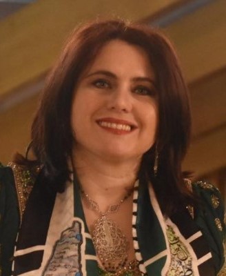 Diseñadora Faiza Antri Bouzar