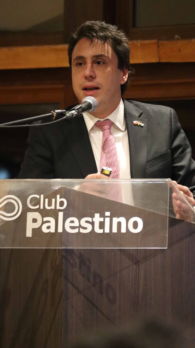 Conversamos con Diego Khamis, director ejecutivo de la Comunidad Palestina de Chile