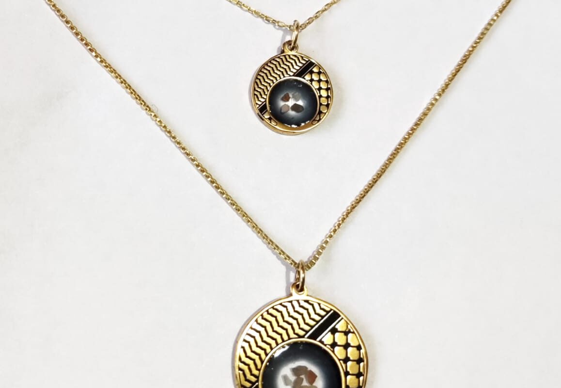 El artista que convirtió la tierra de Palestina en joyas que cuentan historias